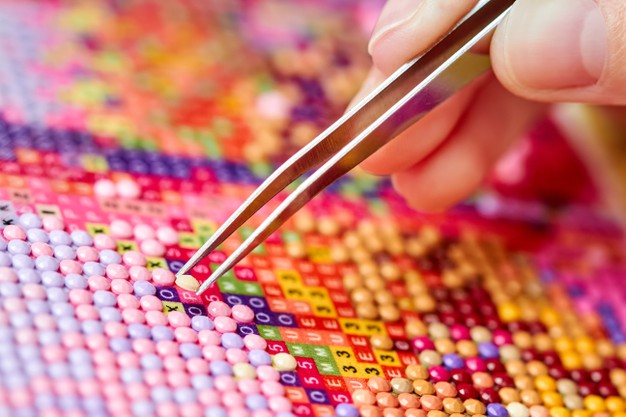 Comment faire passer le temps avec la broderie diamant ?
