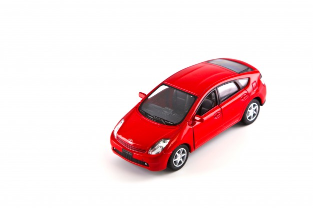 Comment faire rouler une voiture miniature ?