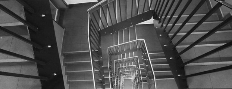 Posez-vous les bonnes questions avant l’achat d’un escalier tournant sur mesure ! Posez-vous les bonnes questions avant l’achat d’un escalier tournant sur mesure !